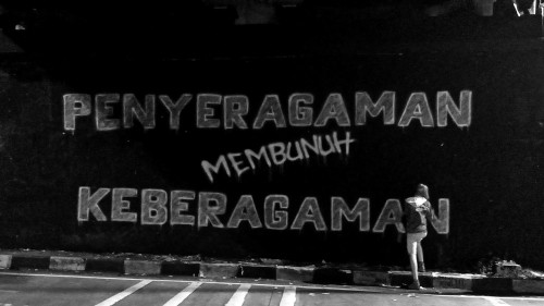 City of Tolerance - Penyeragaman membunuh Keberagaman, Zent